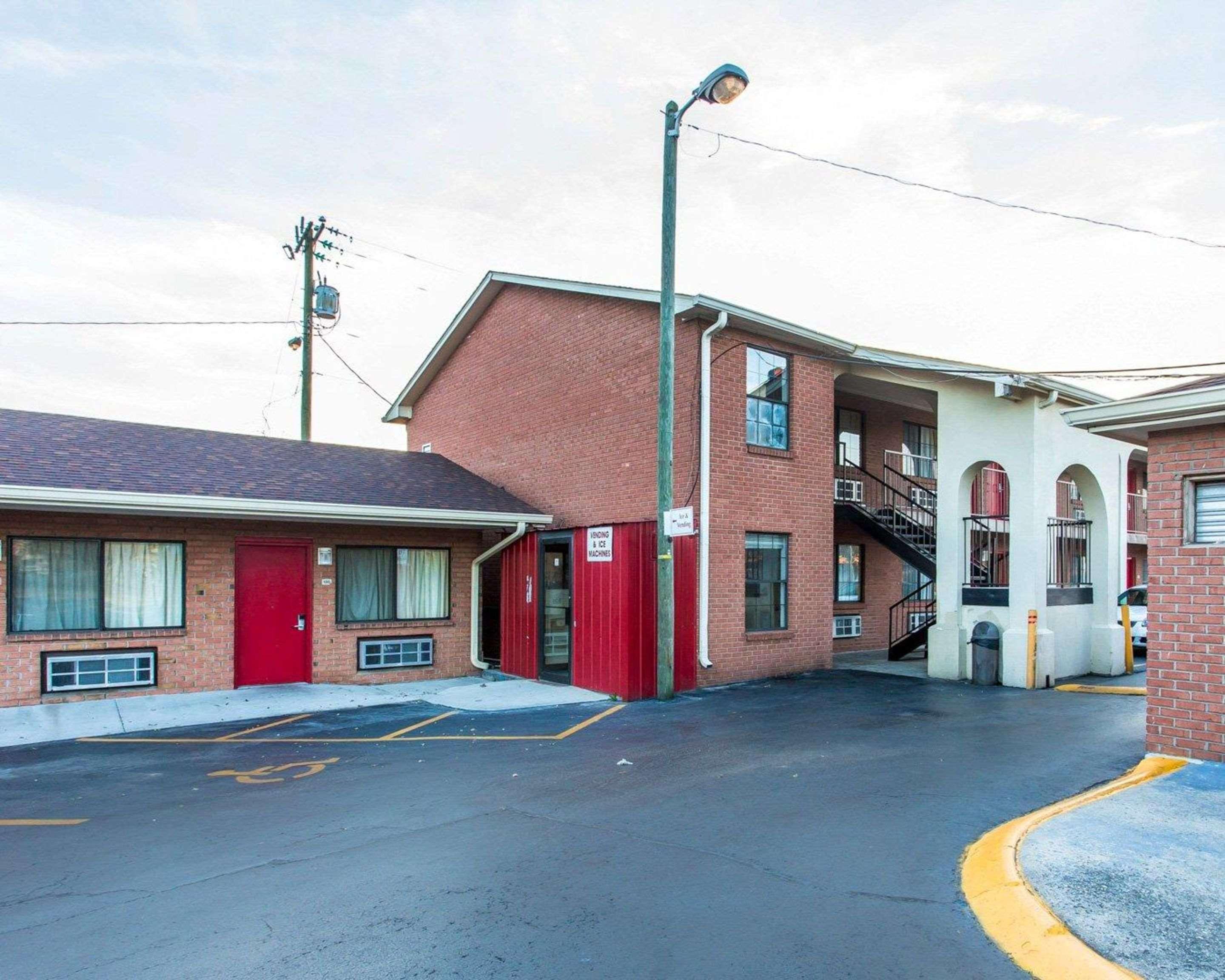 Econo Lodge Nashville North - Opryland Екстер'єр фото