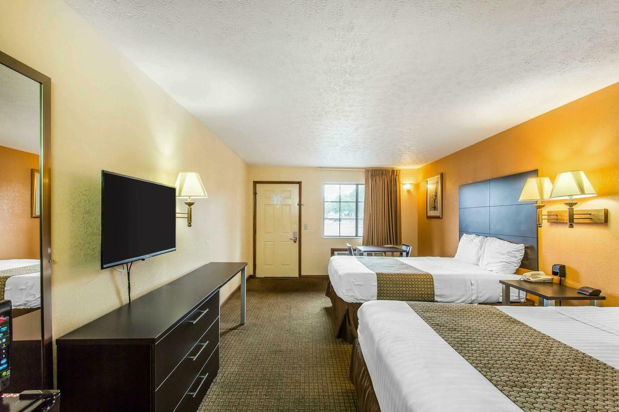 Econo Lodge Nashville North - Opryland Екстер'єр фото
