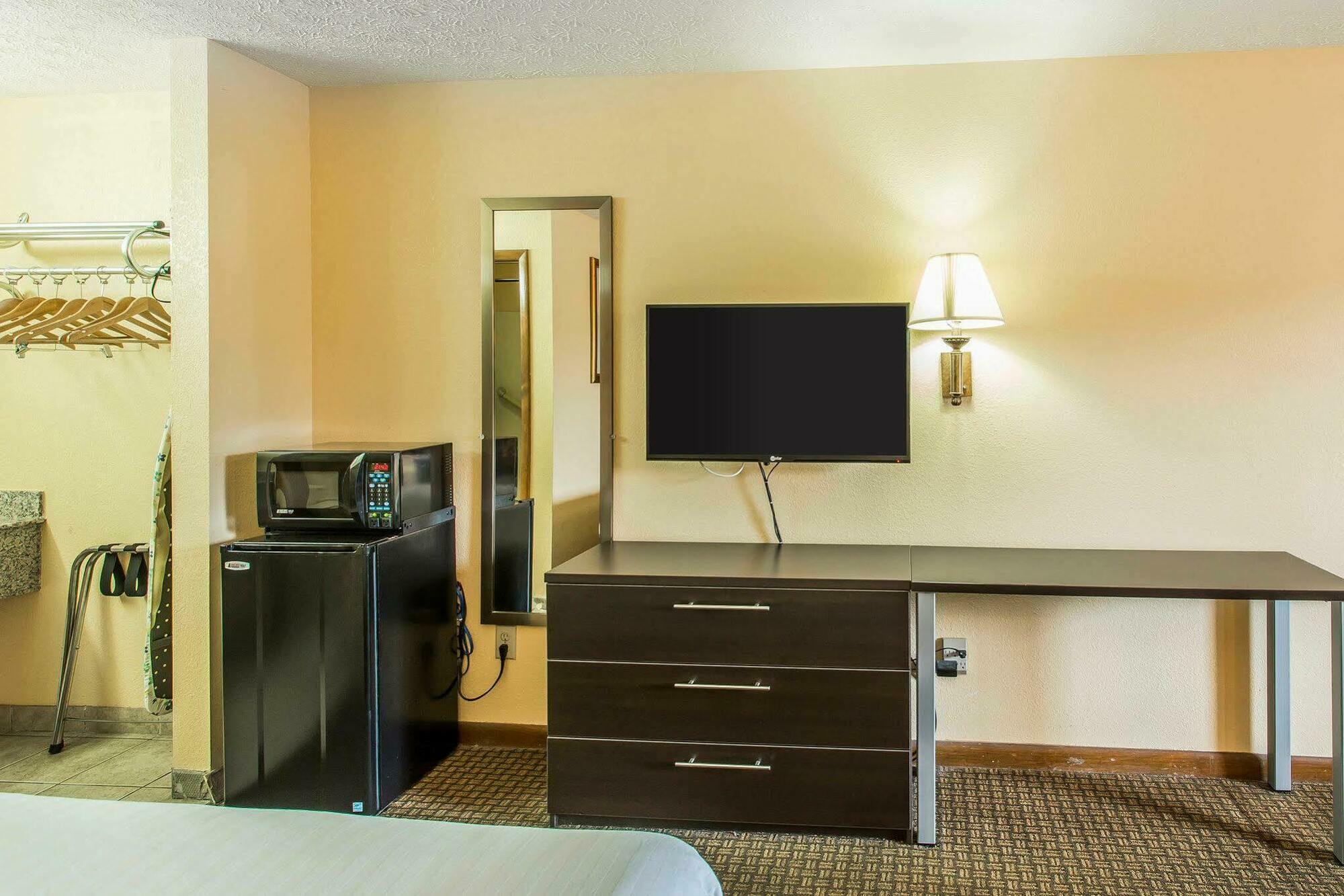 Econo Lodge Nashville North - Opryland Екстер'єр фото